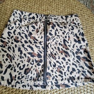 Chettah mini zip skirt leopard print